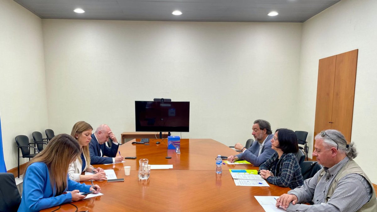 Un moment de la reunió entre representants de JARC i de Junts. - JARC