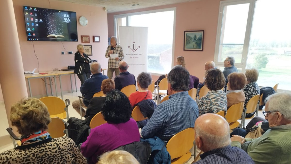La xarrada impartida dijous passat per Anna Gómez. - TONI