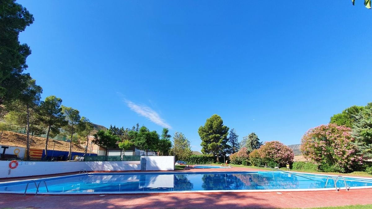 Vista general de les piscines de la Granja d’Escarp. - AJUNTAMENT DE LA GRANJA D’ESCARP