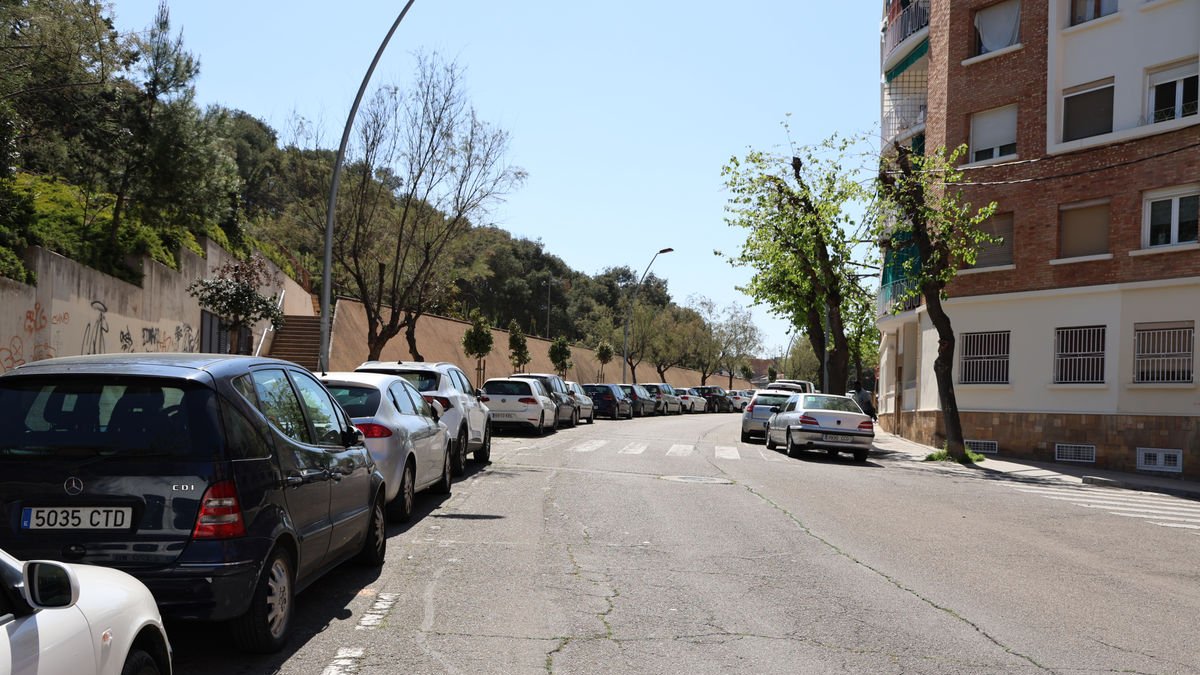 La calle Camp de Mart de Lleida, en el Barri Antic, tendrá 82 nuevas plazas de zona azul en el tramo entre Salmerón y Onofre Cerveró. - MAGDALENA ALTISENT