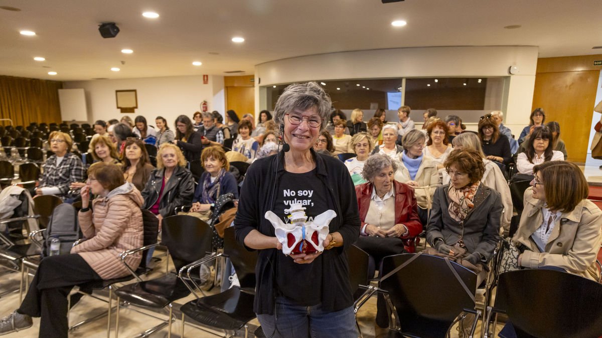 Mireia Grossmann aborda els tabús de la salut sexual a la UdL - JORDI ECHEVARRIA