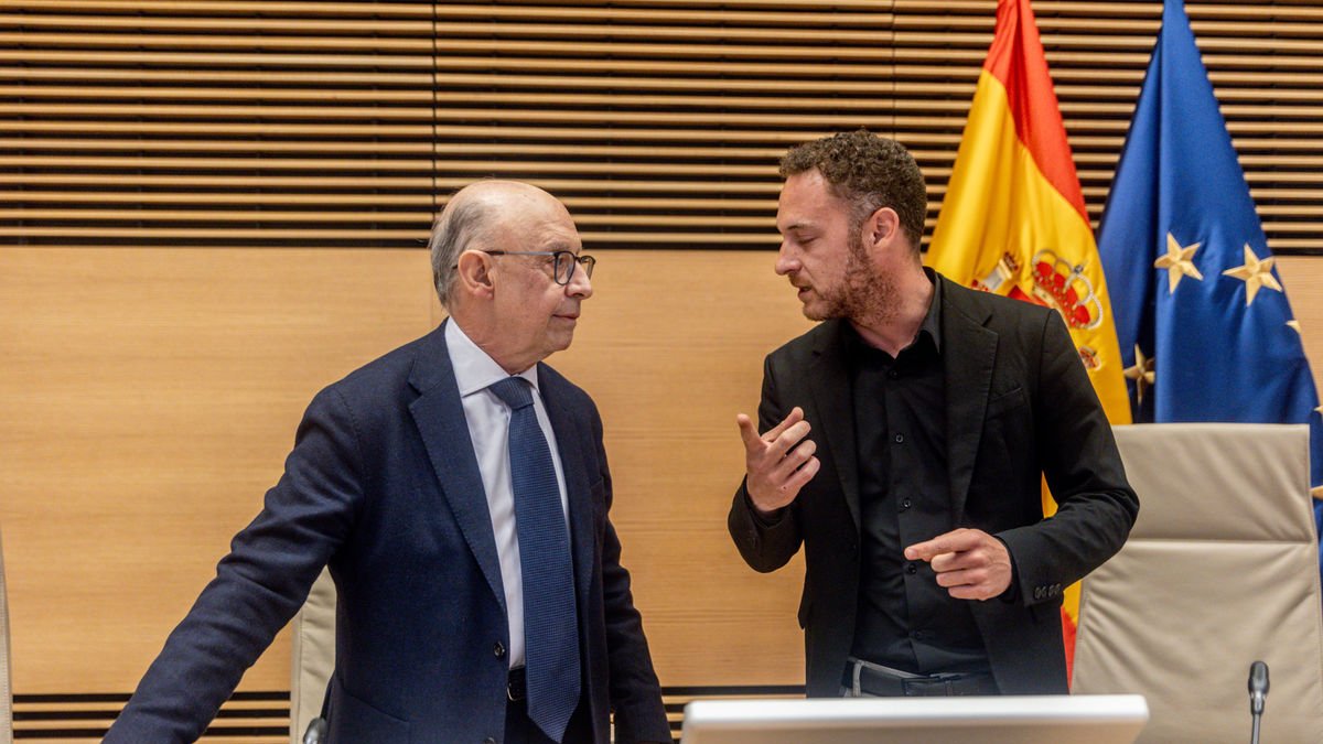 Montoro a su  llega a comparecer ante la comisión de Investigación sobre la Operación Catalunya. - EUROPA PRESS
