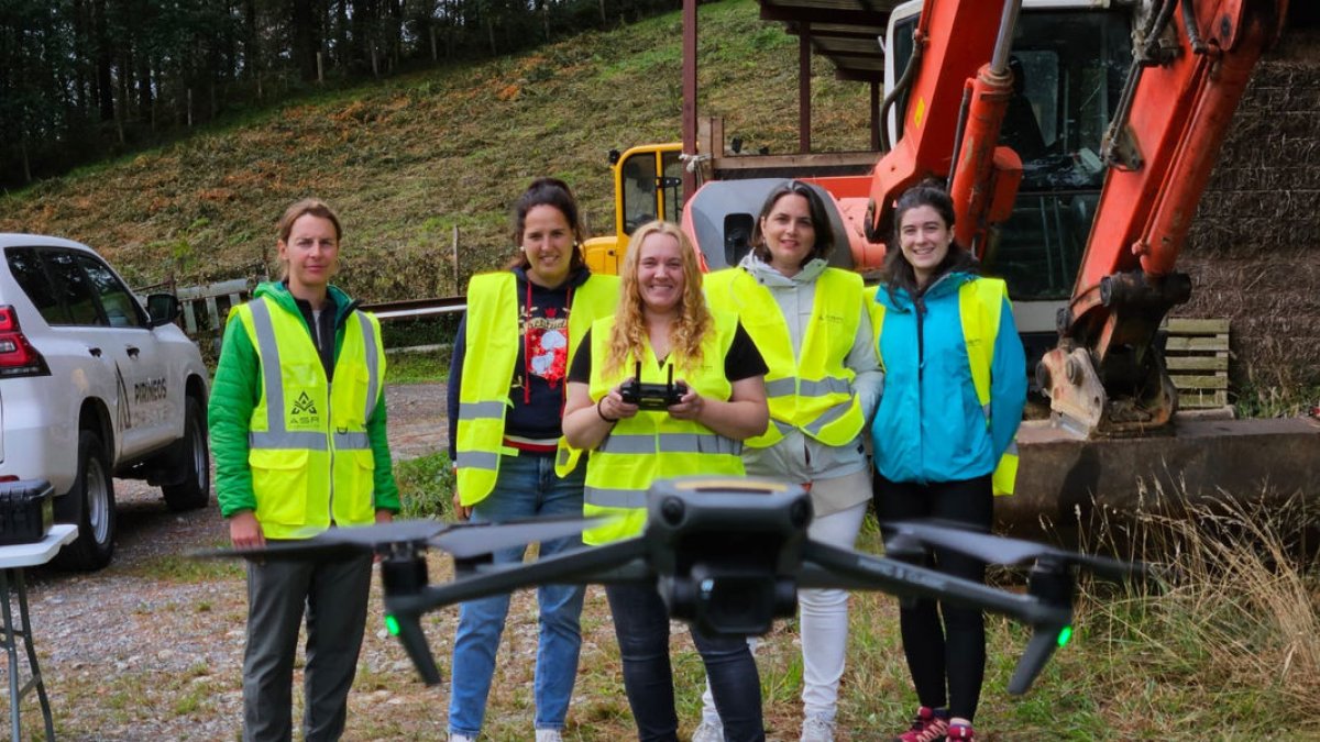 L’empresa formava l’any passat agricultores de diferents punts d’Espanya en l’ús de drons. - PIRINEOS DRONE