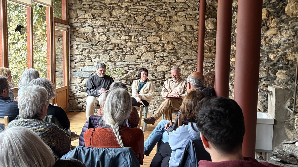 Debat celebrat dilluns al Centre d’Art i Natura de Farrera. - QUEPO