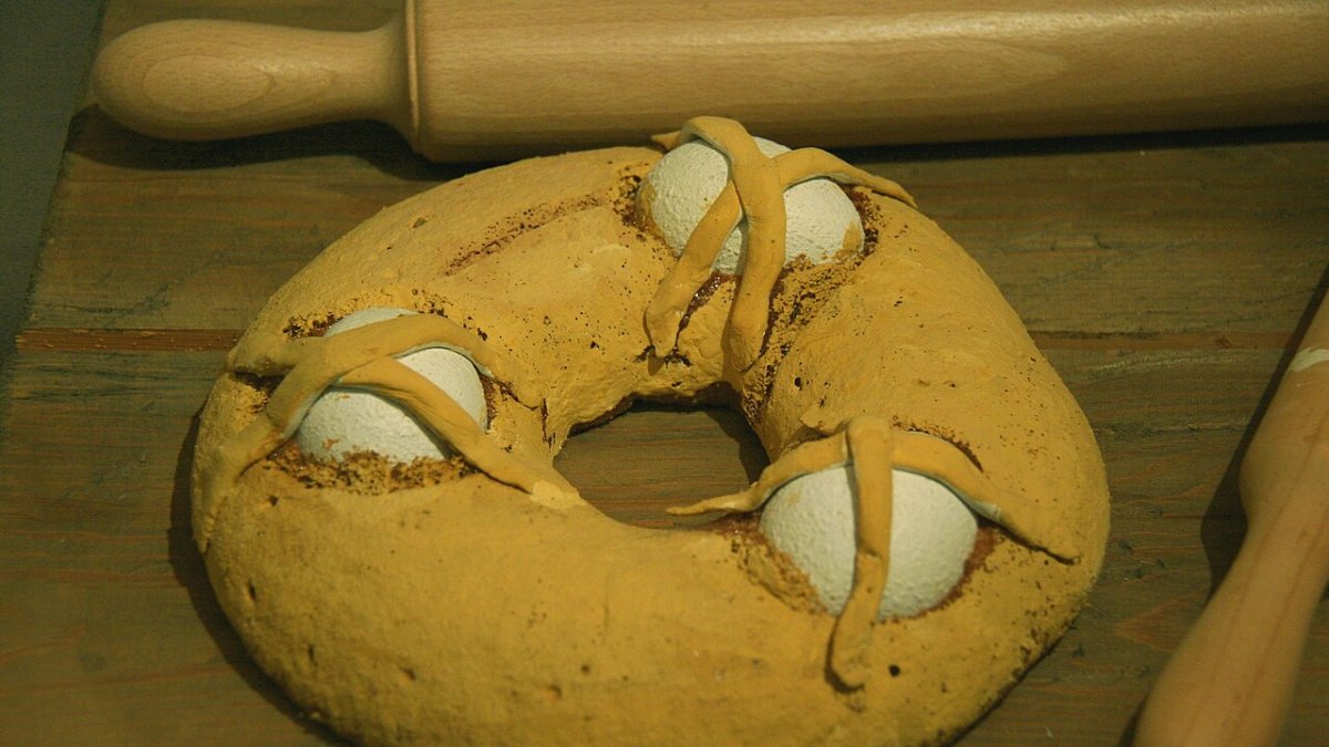 Rèplica d’una mona de Pasqua clàssica.