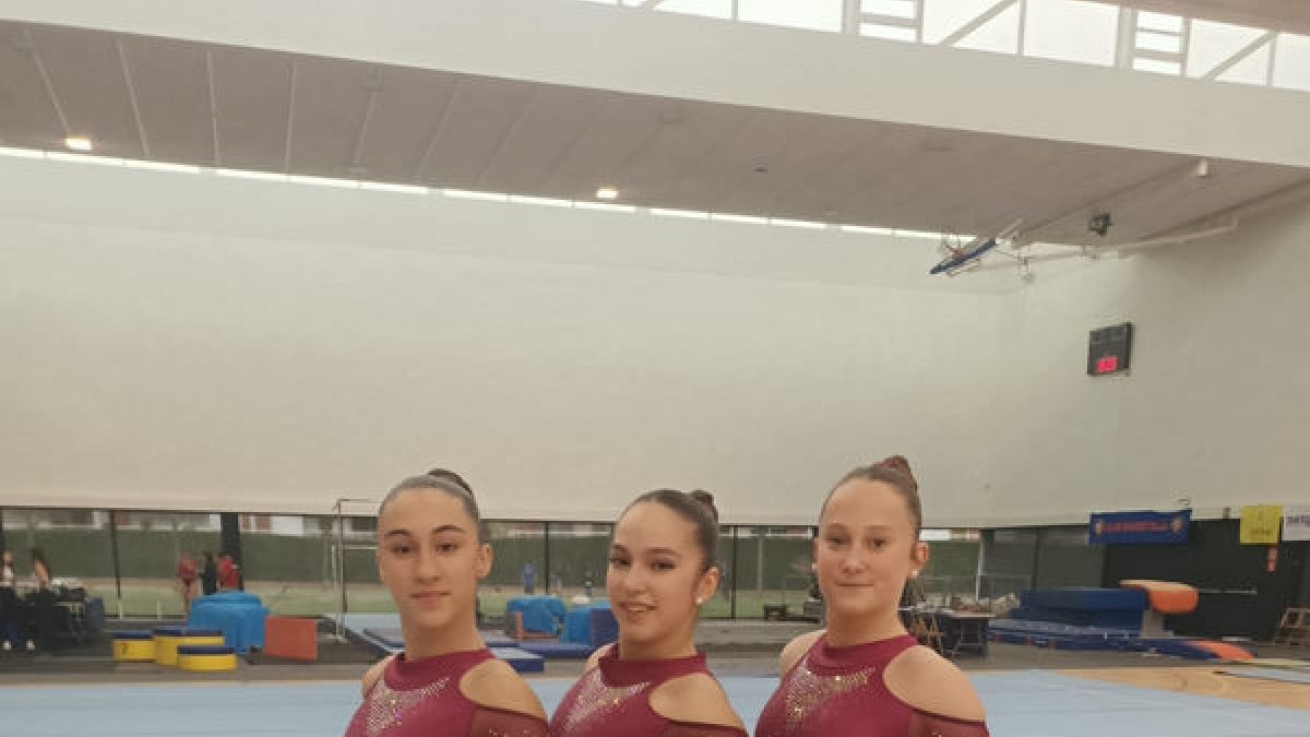 De izquierda a derecha, Bruna Grustan, Ares López y Claudia Ferrando.