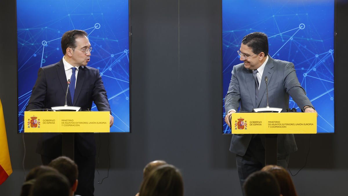 Albares en rueda de prensa junto a su homólogo marroquí. - EFE
