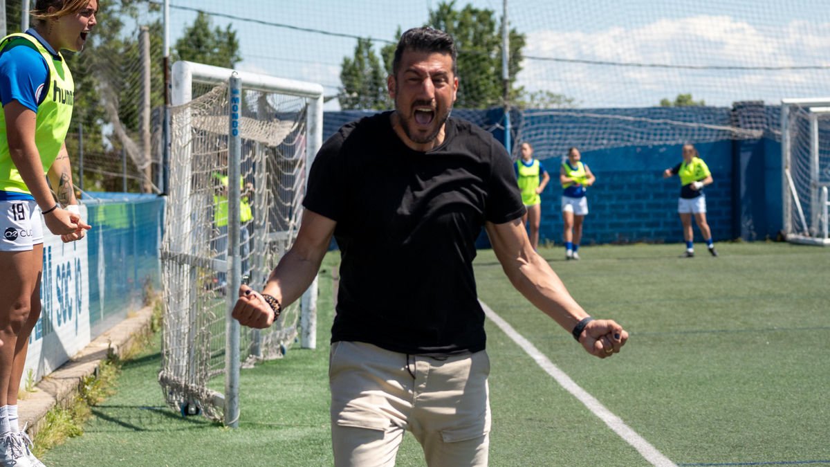 Rubén López, eufórico después de la victoria de su equipo. - PAU PASCUAL PRAT