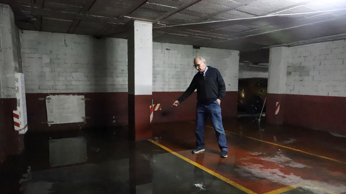 La zona del parking de Cappont que está inundada. - MAGDALENA ALTISENT