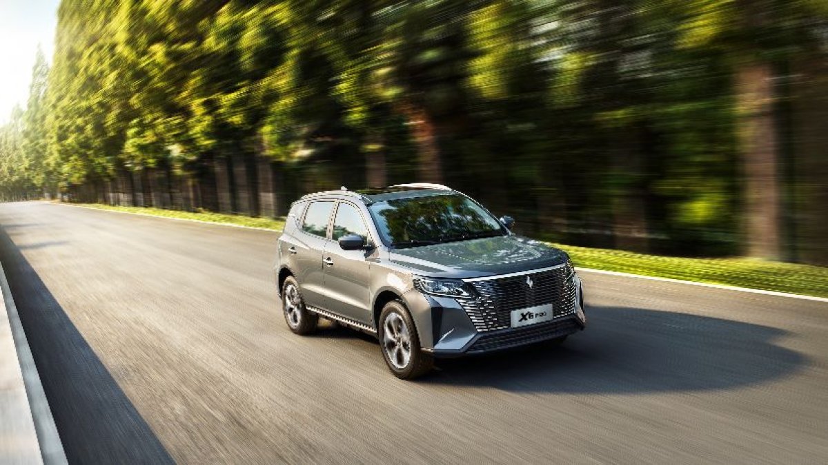 Combina un estil elegant i modern, amb la comoditat i l’espai interior d’una carrosseria SUV de 4,53 metres de llarg.