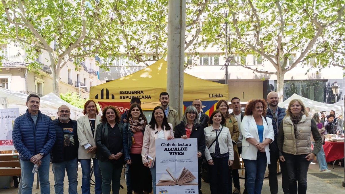 Dirigents d'ERC, abans de la presentació del Club de Lectura.