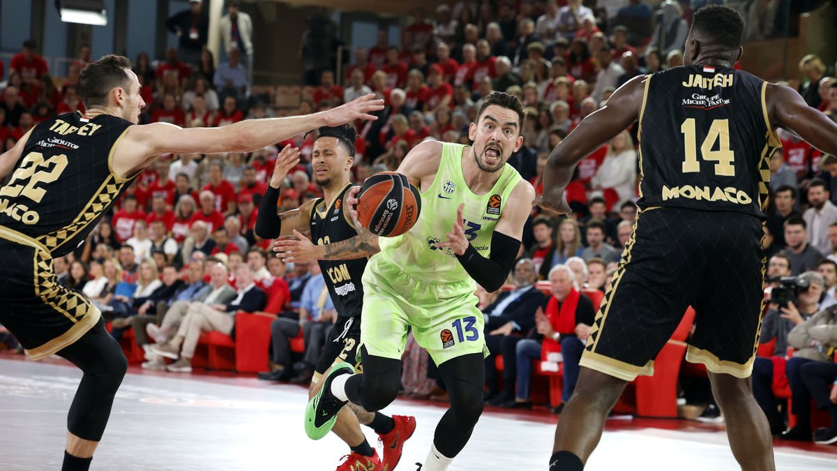 Tomas Satoransky, en una acció del partit d’ahir. - EFE