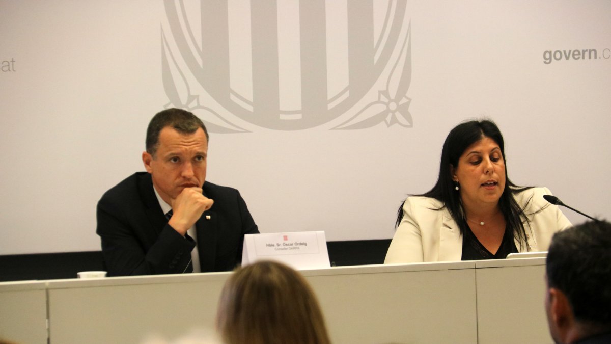 El conseller de Agricultura, Òscar Ordeig, y la delegada del Gobierno en Lleida, Núria Gil, han encabezado la reunión de Coordinación de la Campaña Agraria de Lleida 2025.