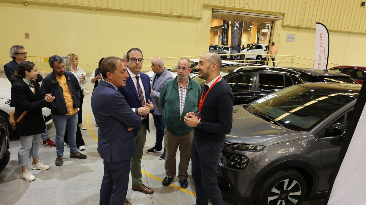 L’acte inaugural va incloure un recorregut de les autoritats pel recinte firal. - J.GÓMEZ