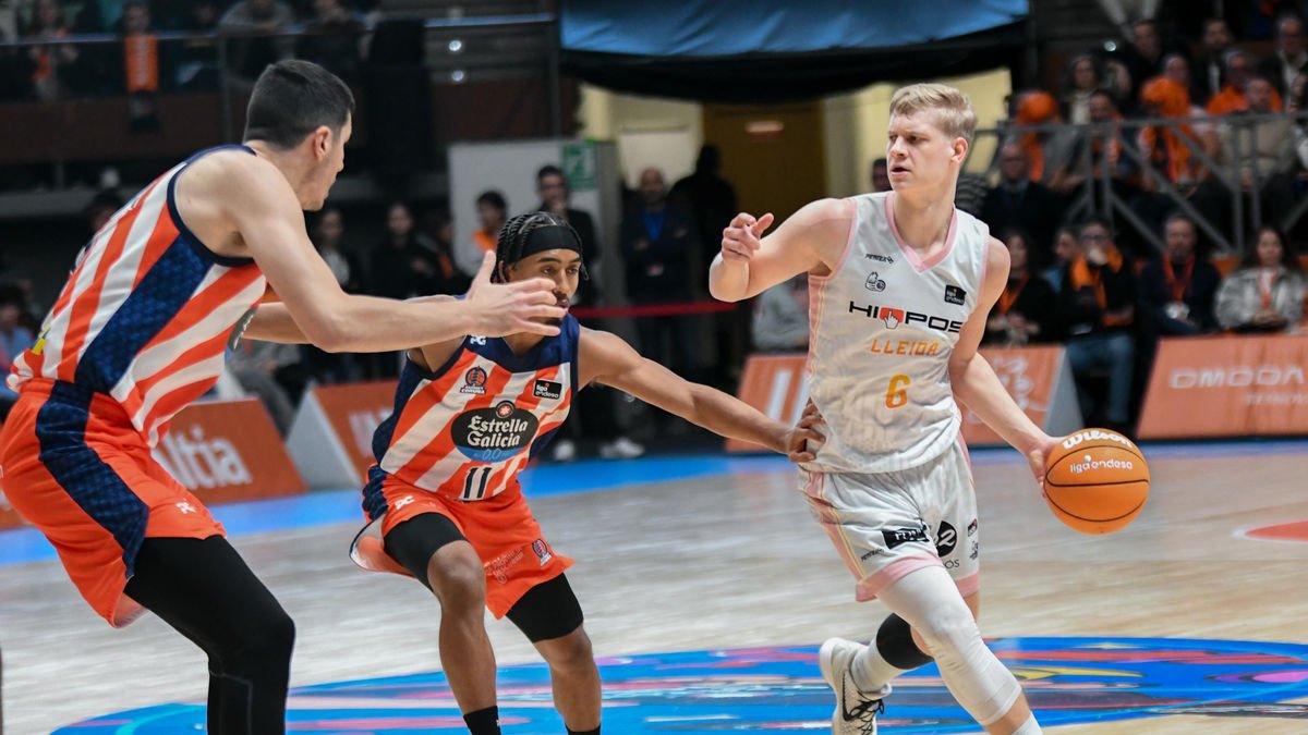 Keye van der Vuurst en el partido en Coruña, el último que jugó con la camiseta del Hiopos. - ACB PHOTO