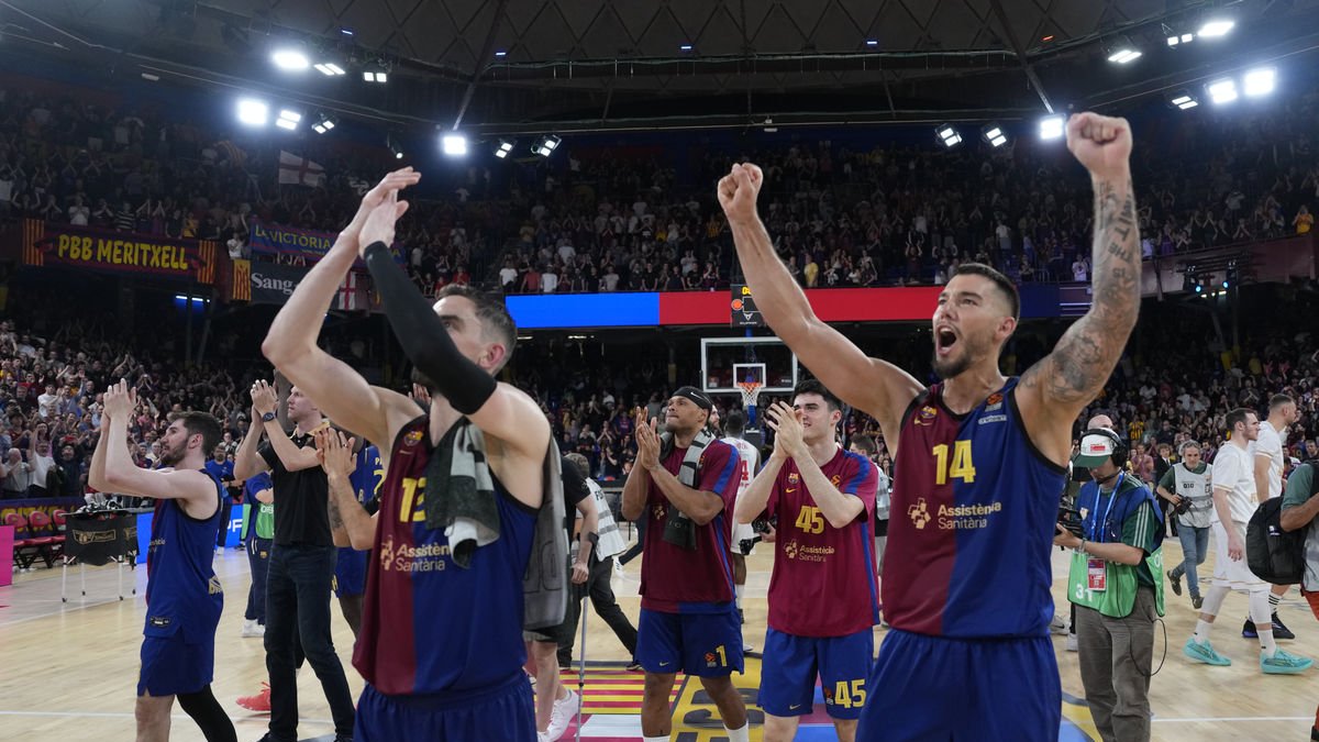 Los jugadores del Barcelona celebran la victoria ante el Mónaco. - EFE