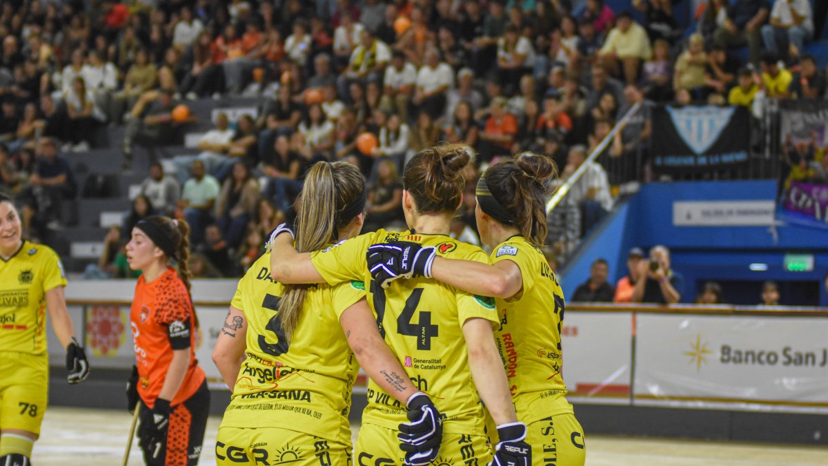 Las jugadoras del Vila-sana. celebrando la victoria.