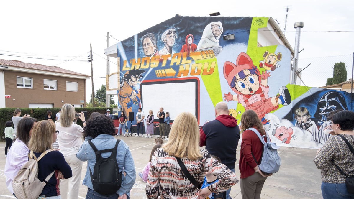 Inauguració del mural ahir a l’Hostal Nou i la Codosa. - INGRID BOSCH