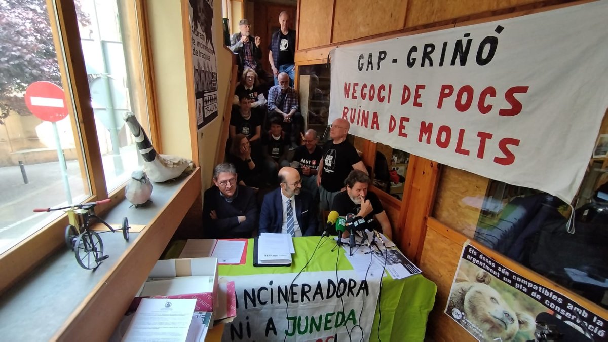 La rueda de prensa de la plataforma contra el proyecto de Nova Tracjusa ha tenido lugar en la sede de Ipcena en Lleida.