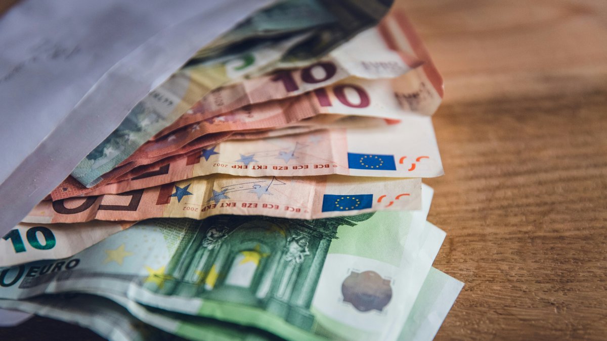 Dinero en efectivo.