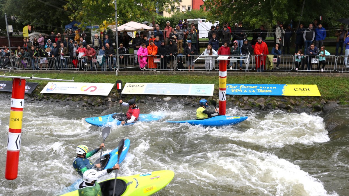 Una de las pruebas de la Final de la Copa del Mundo de Slalom y Kayak Cross celebrada en el canal de aguas bravas del Parque Olímpico del Segre de la Seu d'Urgell en 2024.