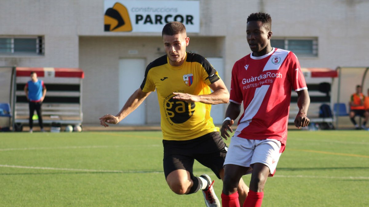 Imatge de l’enfrontament entre Artesa de Segre i Juneda, a la primera volta de competició. - JOAN BOVÉ