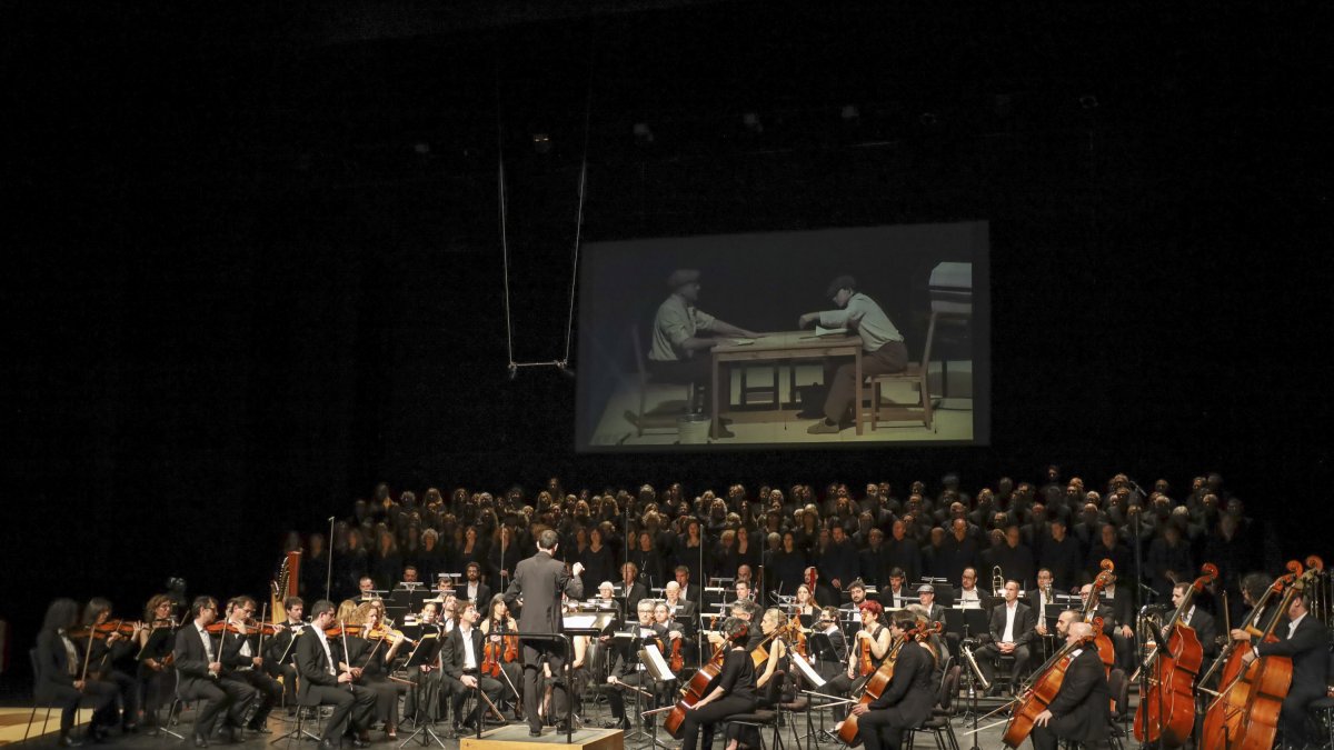 Estrena a La Llotja.