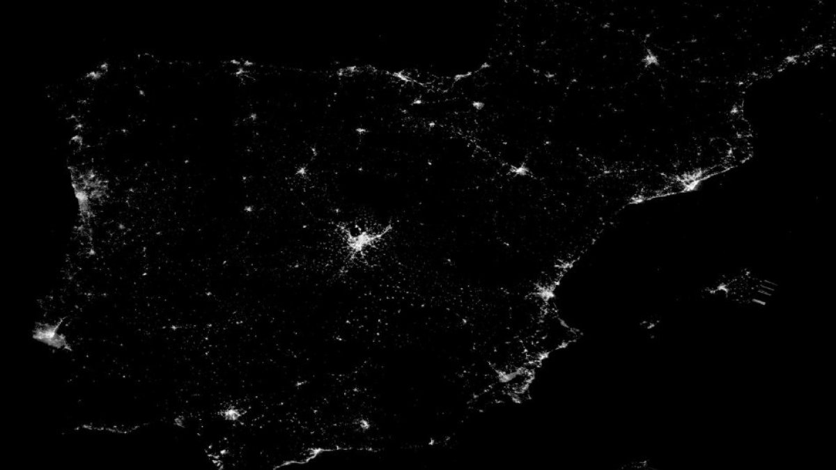 La Península Ibèrica sortint de l’apagada a la matinada del 28 al 29 d’abril de 2025.