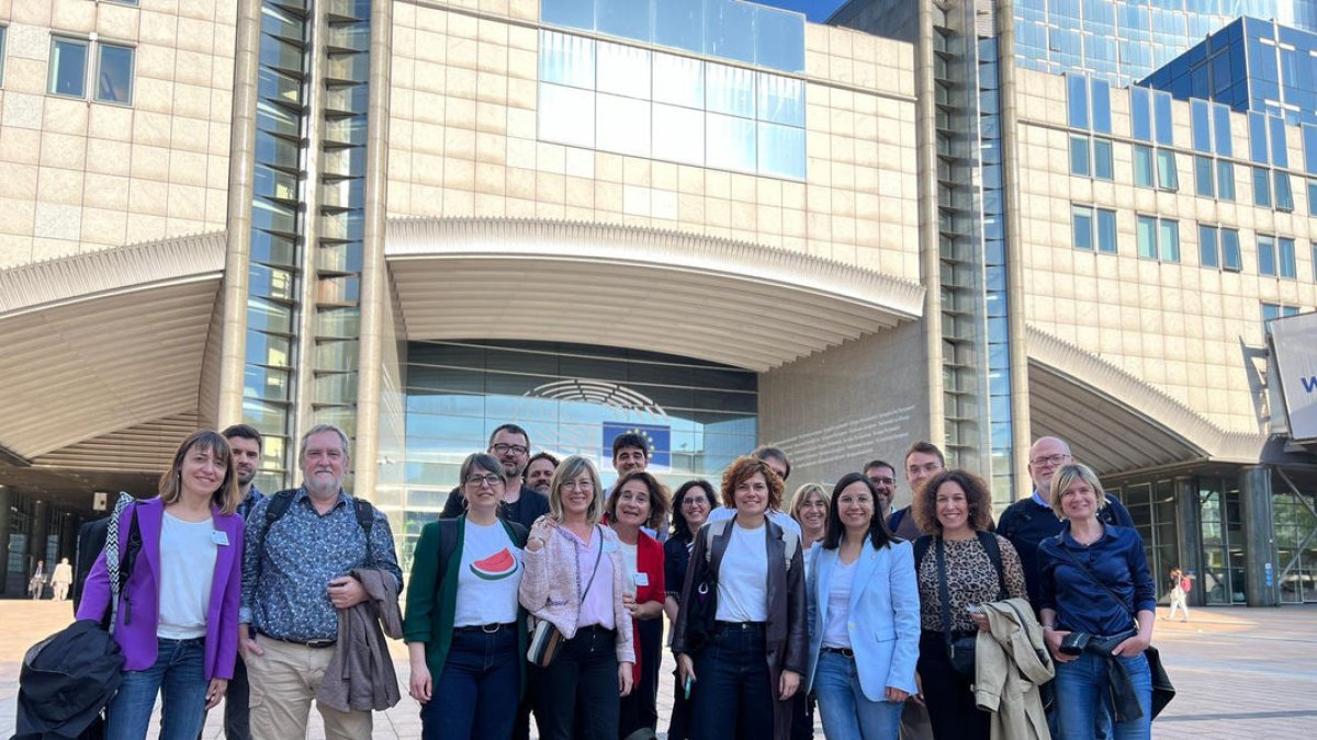 Freixanet (tercera per la dreta) durant la seua visita a Brussel·les. - ERC LLEIDA