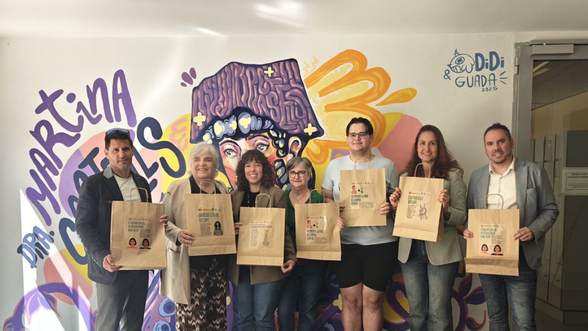 Acte de presentació de les bosses, amb cinc dissenys diferents. - IRBLLEIDA