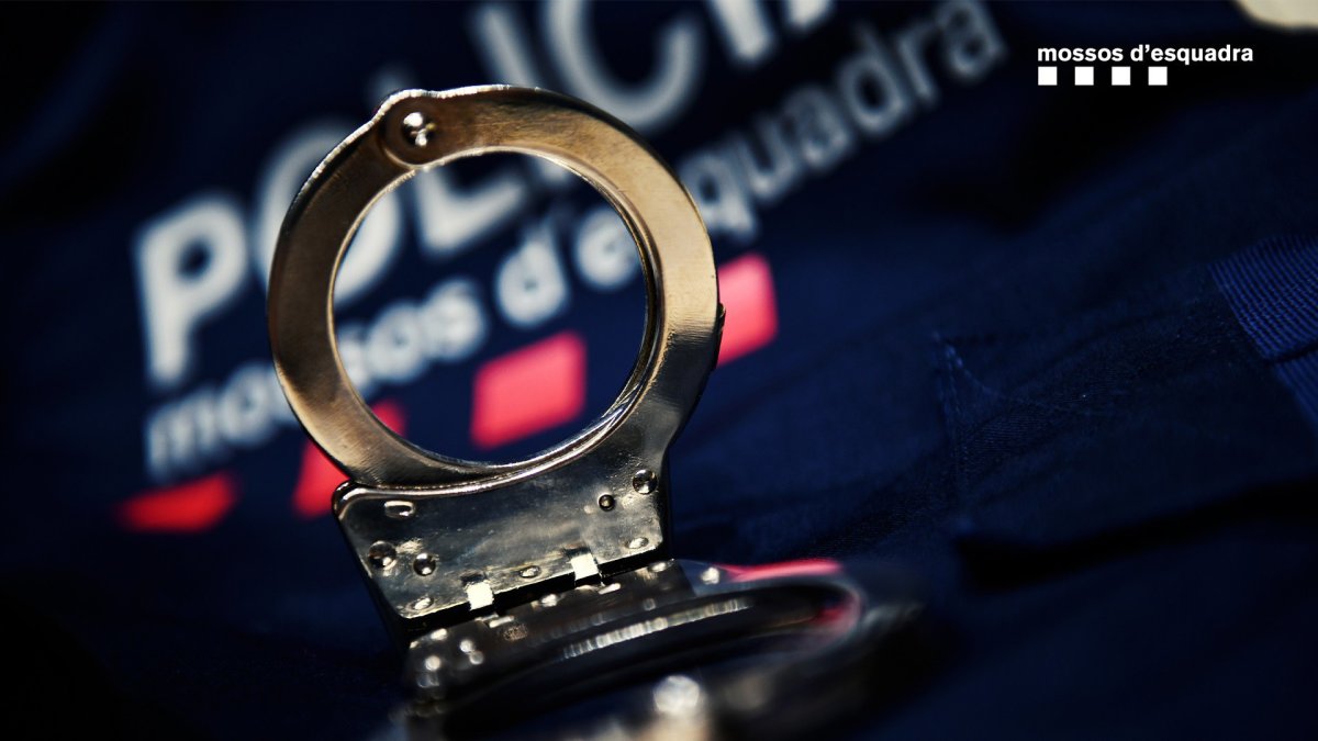 MOSSOS D'ESQUADRA - Arxiu