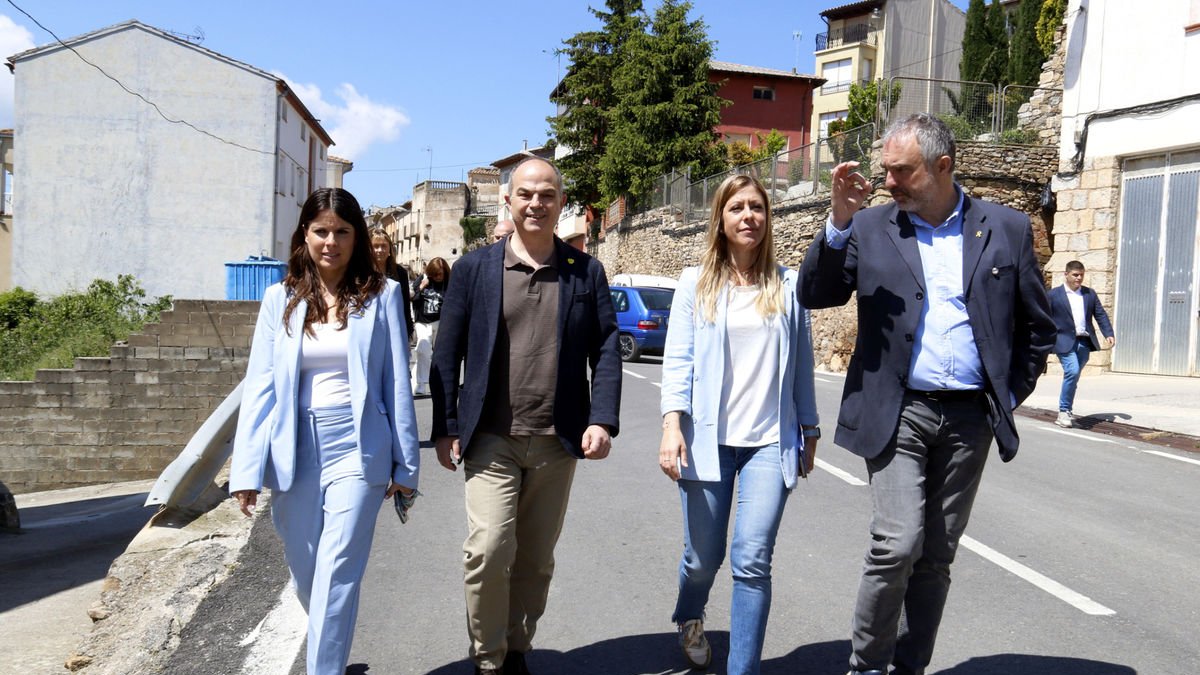 Mònica Sales, Jordi Turull, Jeannine Abella i Jordi Fàbrega a Isona. - ACN