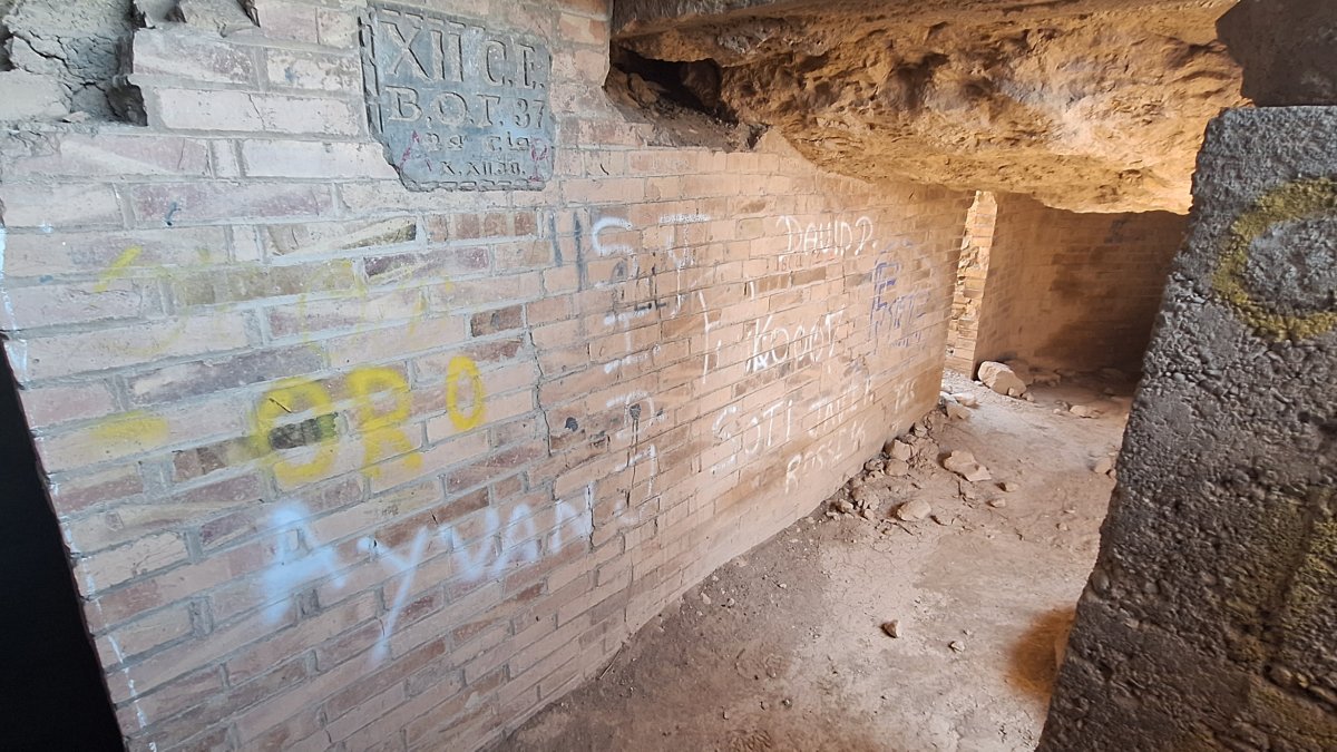 Interior del bunker del Tossal de Moradilla.