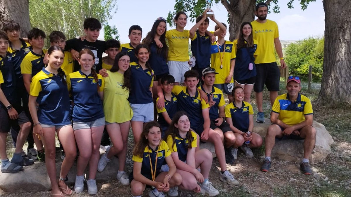 Los participantes del Cadí Canoe Kayak que conquistaron el título por equipos en Calasparra.