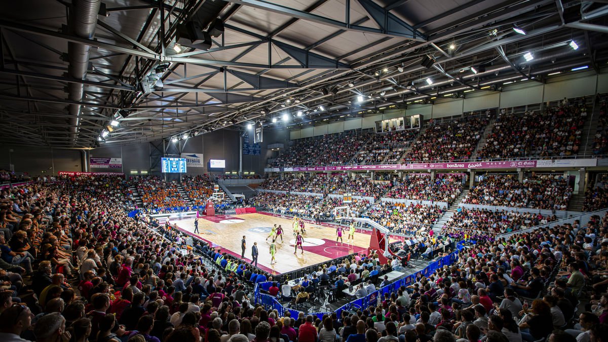 El Barris Nord ha tenido una asistencia media en lo que va de temporada de casi 5.400 espectadores. - LA SOTANA INSTAGRAM