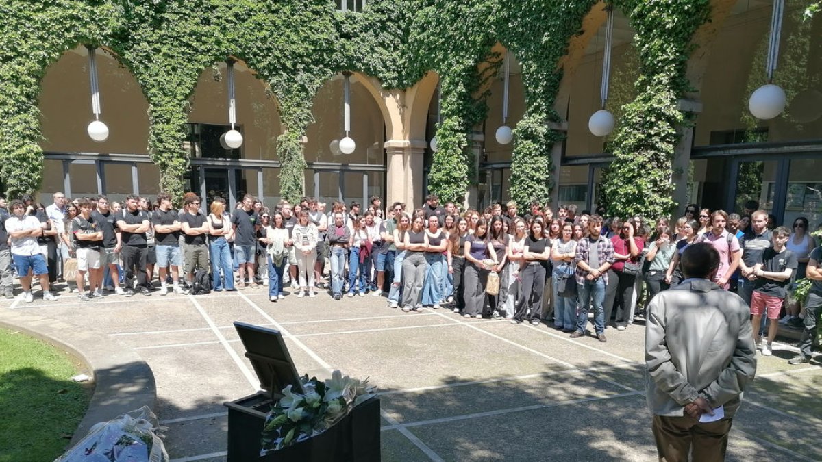 Minut de silenci i homenatge al professor de la UdL víctima d’un accident - MAGDALENA ALTISENT
