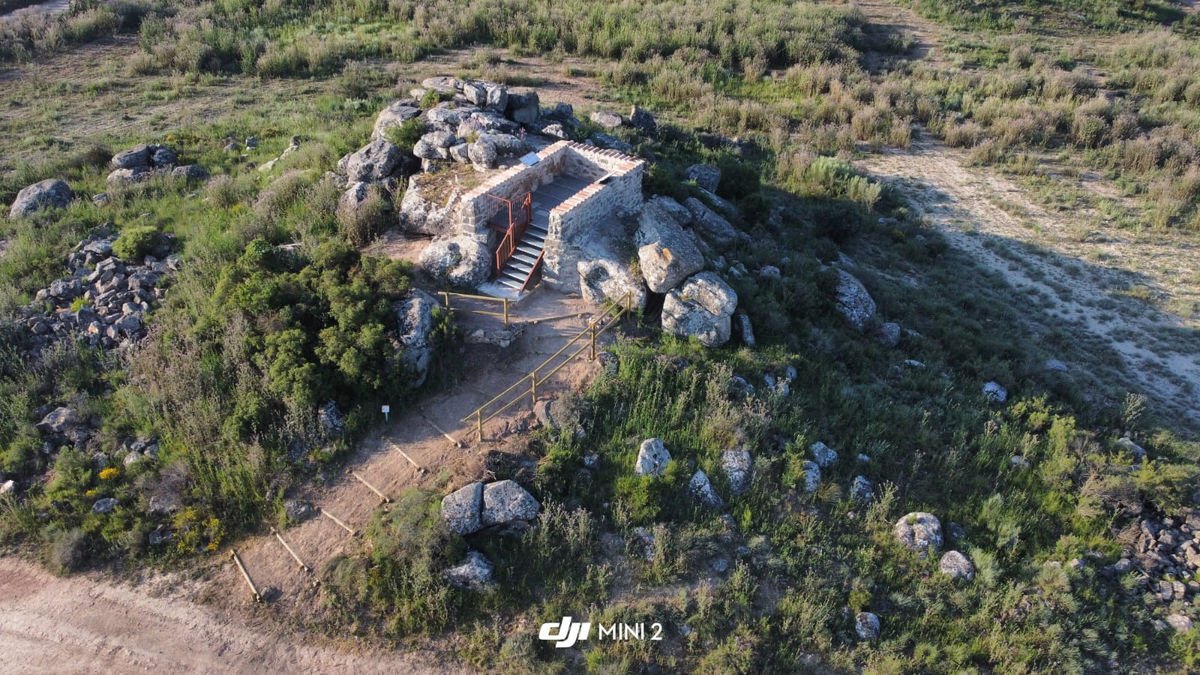 Un mirador construït recentment a la reserva natural parcial de Mas de Melons, al Segrià. - MAS DE MELONS