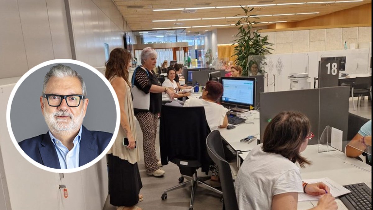 La teniente de alcalde Carme Valls, en una visita a la OMAC. - SE