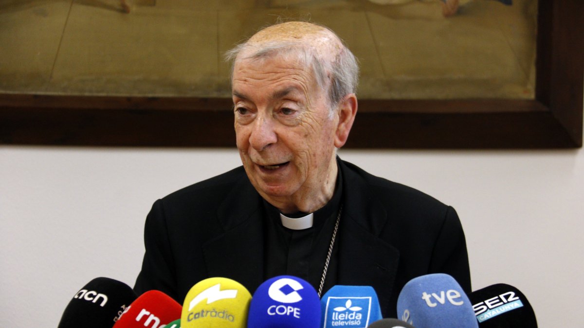 El fins ara bisbe de Lleida i actual administrador apostòlic de la diòcesi, Salvador Giménez, en roda de premsa a Lleida.
