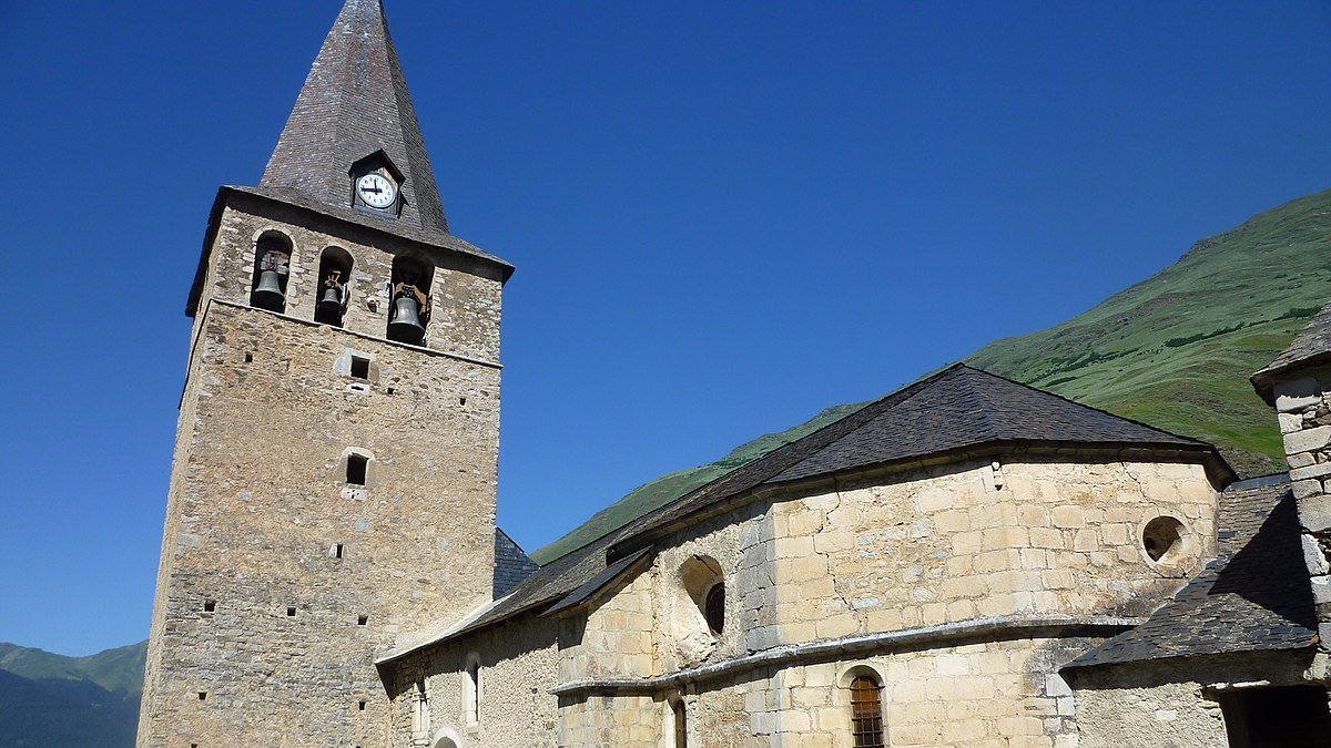 Església de Sant Julià de Garòs, a la Val d'Aran.