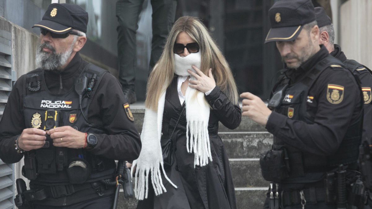 La miss Astúries vinculada a Ábalos, sortint ahir del jutjat. - EUROPA PRESS