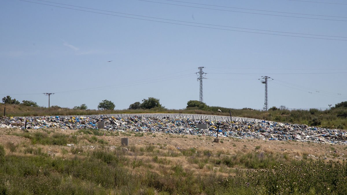 Imagen tomada ayer del vertedero comarcal del Urgell en Tàrrega - LAIA PEDRÓS