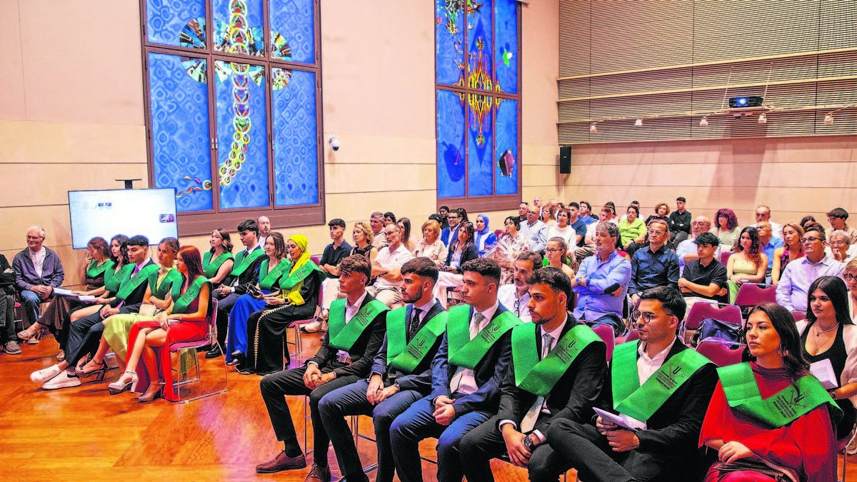 Ceremonia del grado de Relaciones Laborales y Recursos Humanos en el Rectorat. - GERARD HOYAS
