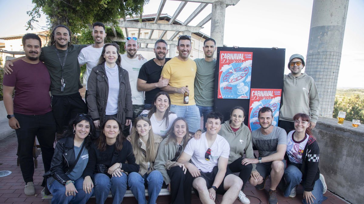 Los miembros del Carnaval de Secà ayer durante la presentación. - C.MARSIÑACH