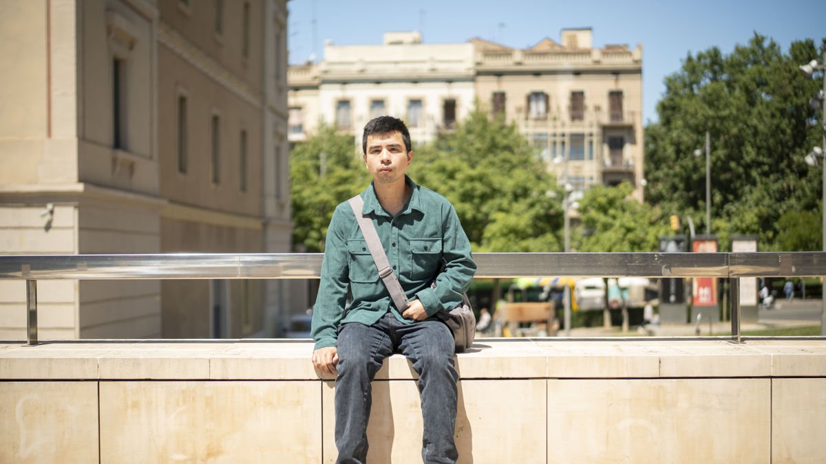 Andrés S.L., un dels afectats per l’eliminació del temps d’espera d’asil, a Lleida. - PAU PASCUAL PRAT