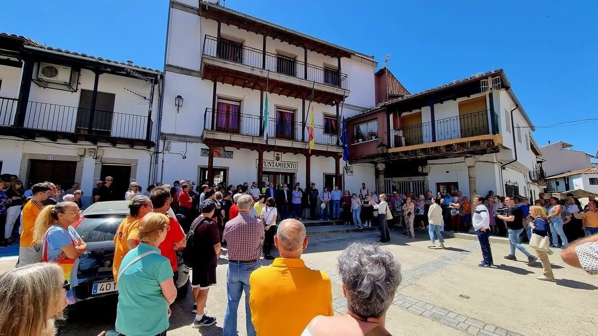 Minut de silenci per la víctima a Aldeanueva del Camino. - DELEGACIÓ DEL GOVERN A EXTREMADURA