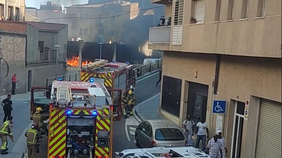 S'incendia l'immoble del centre de Lleida on hi malvivien okupes que llençaven vòmits, sang i xeringues des del balcó