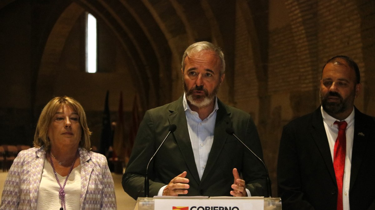 El presidente de Aragón, Jorge Azcón, en una imagen de archivo, durante una rueda de prensa en el monasterio de Sijena.