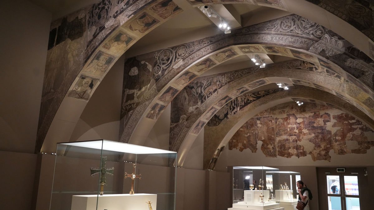 Una obra mestra del 1200- L’arquitecte i arqueòleg Josep Gudiol (1904- 1985), com a membre del Comitè de la Generalitat per al Salvament del Patrimoni Artístic, va recuperar els fragments dels murals que es van salvar d’un incendi el 1936. Són al MNAC des del 1940. - ELI DON/ACN