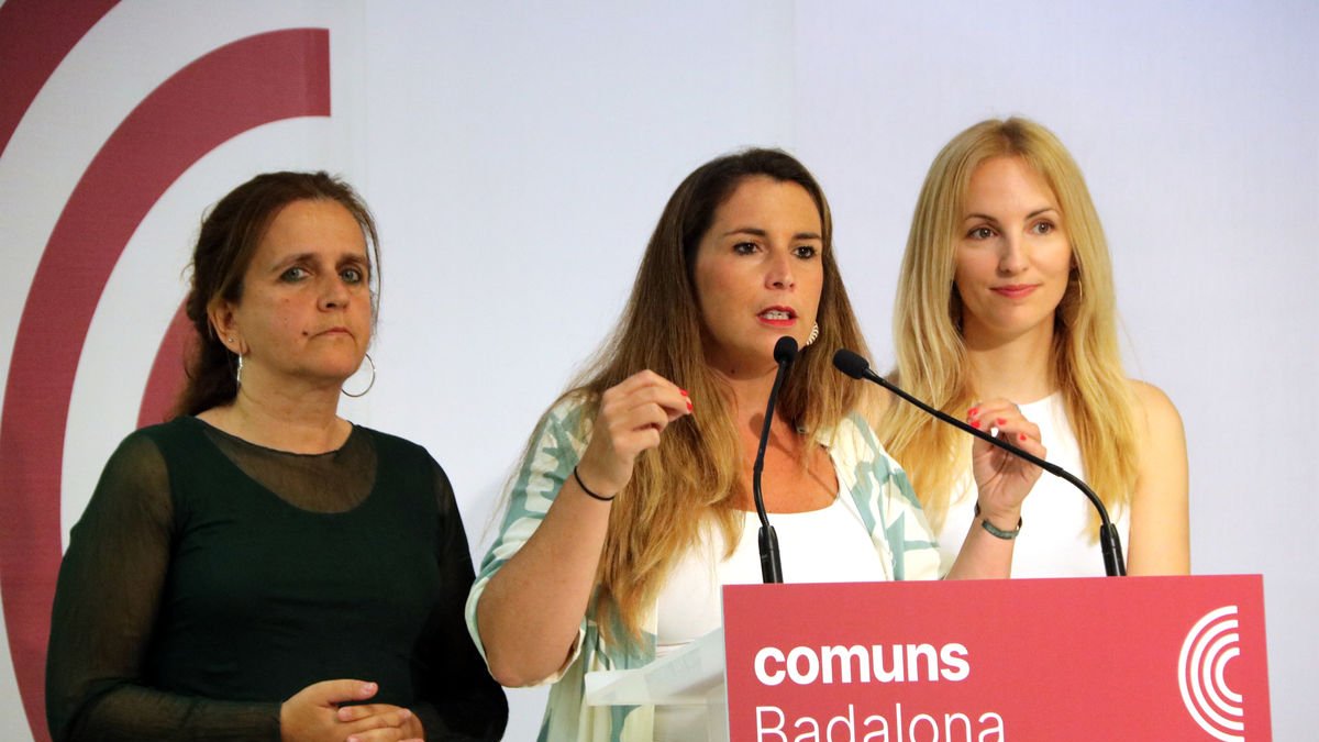 Líders de comuns en un consell de la formació a Badalona. - JORDI BATALLER